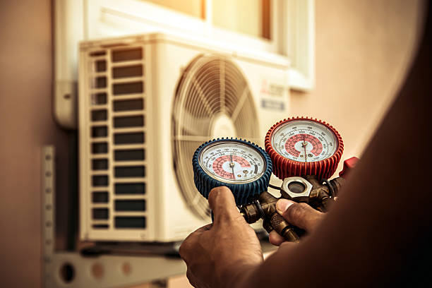 Professional Hvac technician working in Zamora, CA